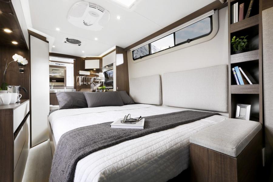 Интерьер Leisure Travel Vans Wonder 2016 года  (фото 9 из 12)